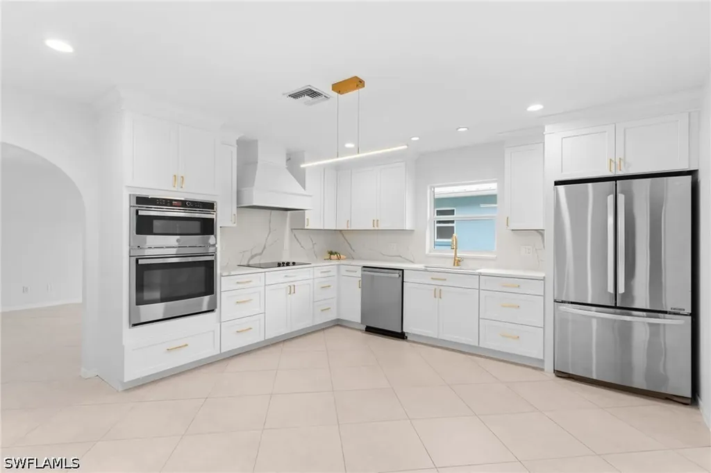 670 103rd Avenue N Naples FL 34108