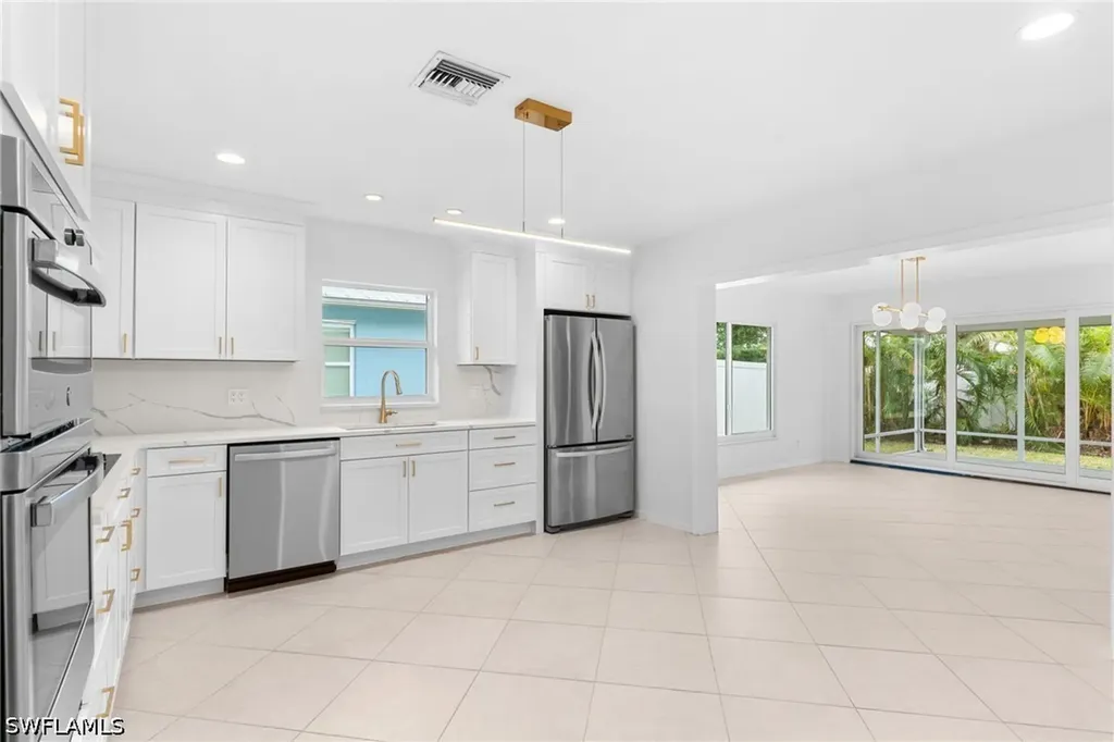 670 103rd Avenue N Naples FL 34108