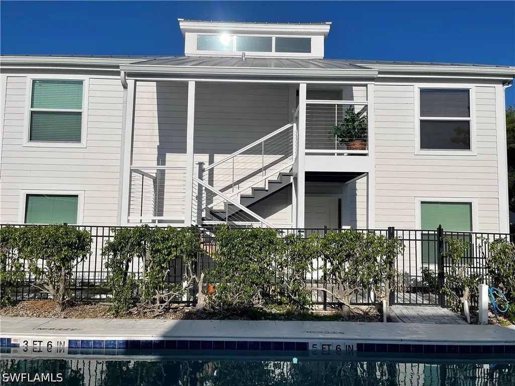 254 6th Avenue S Naples FL 34102-6531