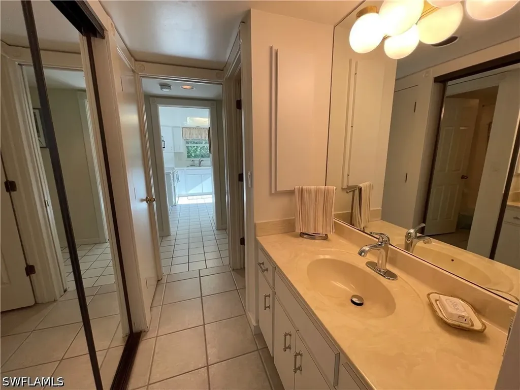 254 6th Avenue S Naples FL 34102-6531