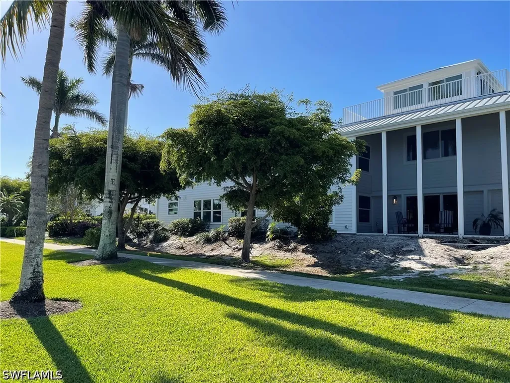 254 6th Avenue S Naples FL 34102-6531