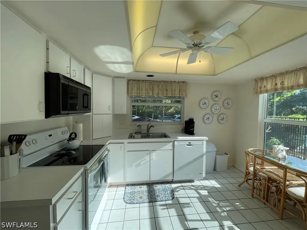 254 6th Avenue S Naples FL 34102-6531