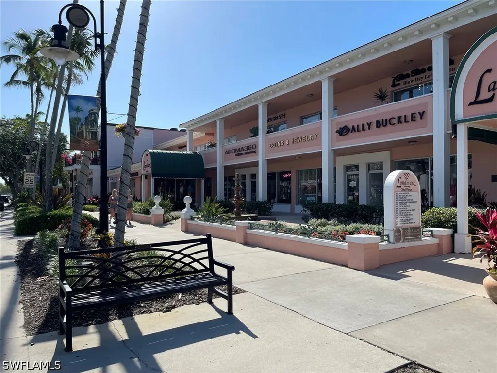 254 6th Avenue S Naples FL 34102-6531