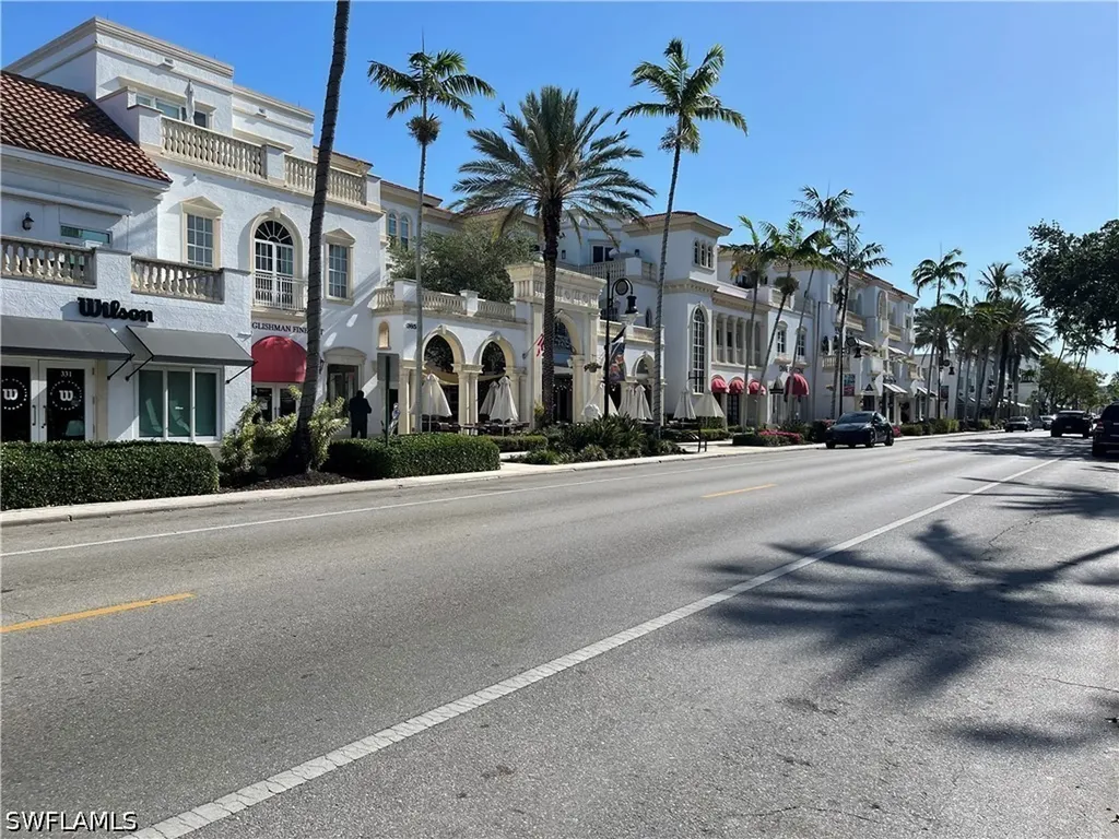 254 6th Avenue S Naples FL 34102-6531