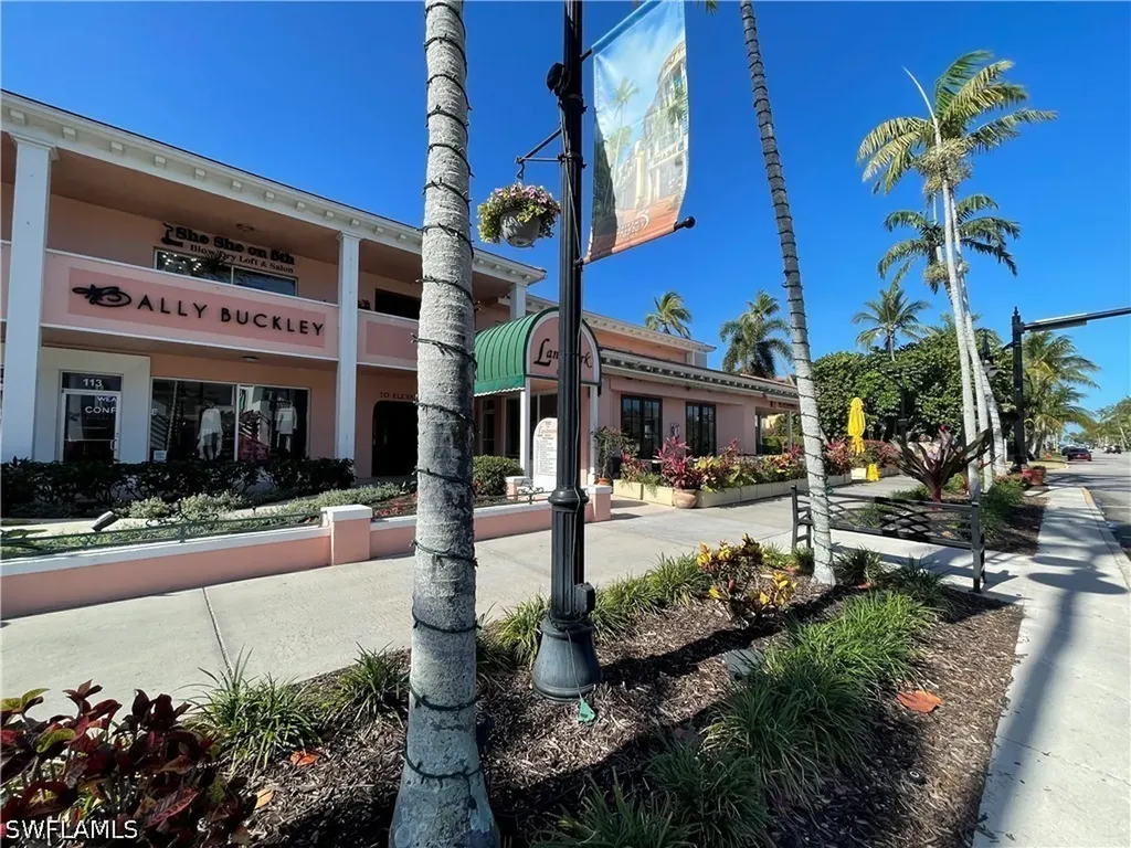 254 6th Avenue S Naples FL 34102-6531