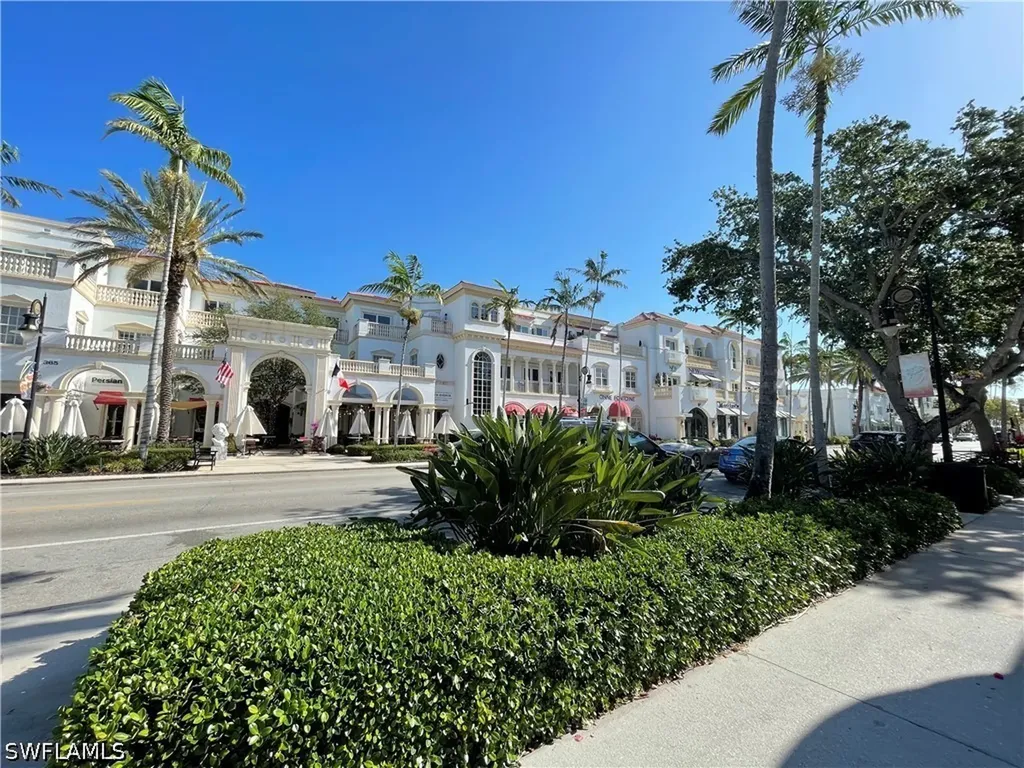 254 6th Avenue S Naples FL 34102-6531