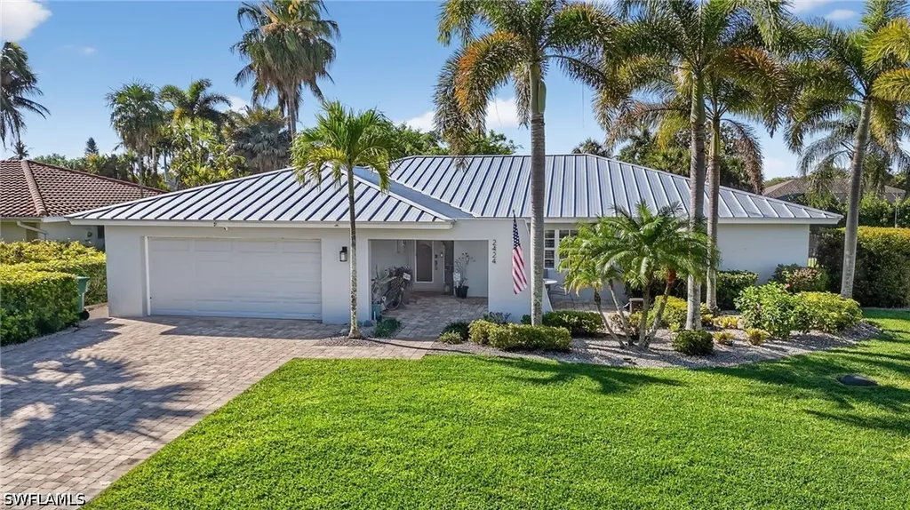 2424 Longboat Drive Naples FL 34104
