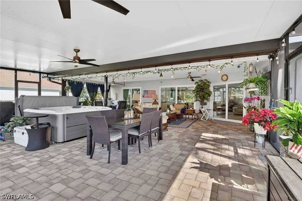 2424 Longboat Drive Naples FL 34104