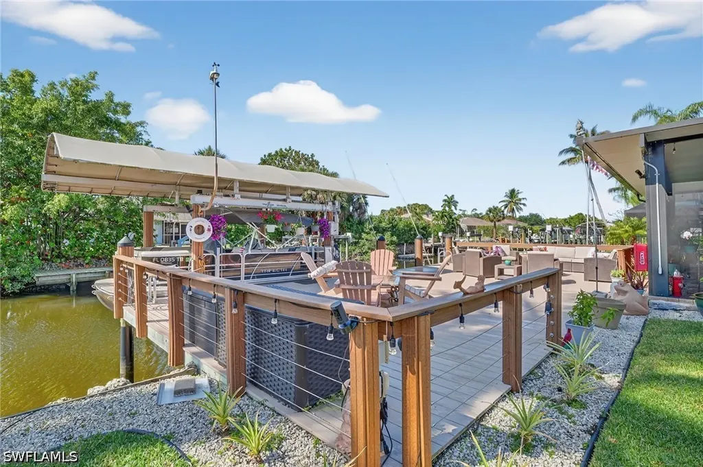 2424 Longboat Drive Naples FL 34104