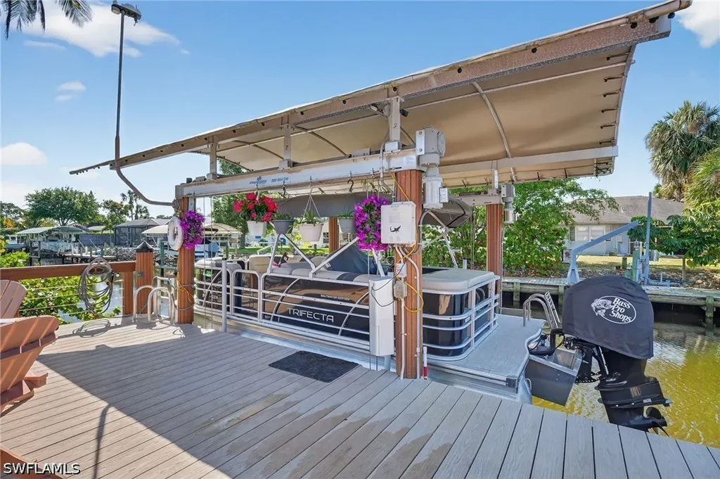 2424 Longboat Drive Naples FL 34104