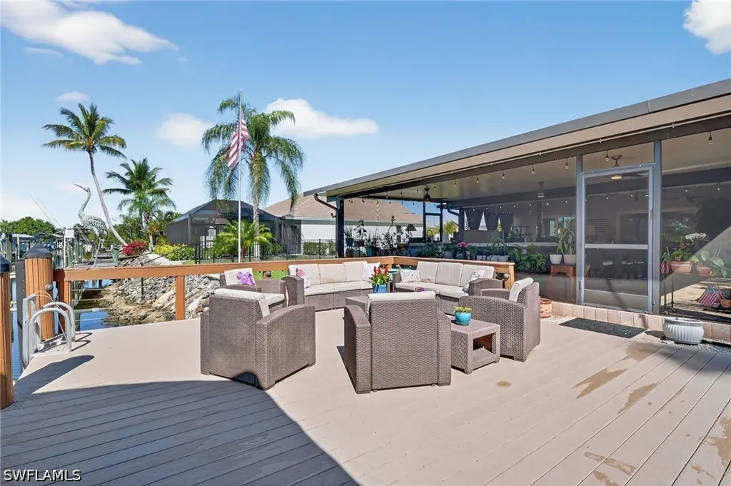 2424 Longboat Drive Naples FL 34104