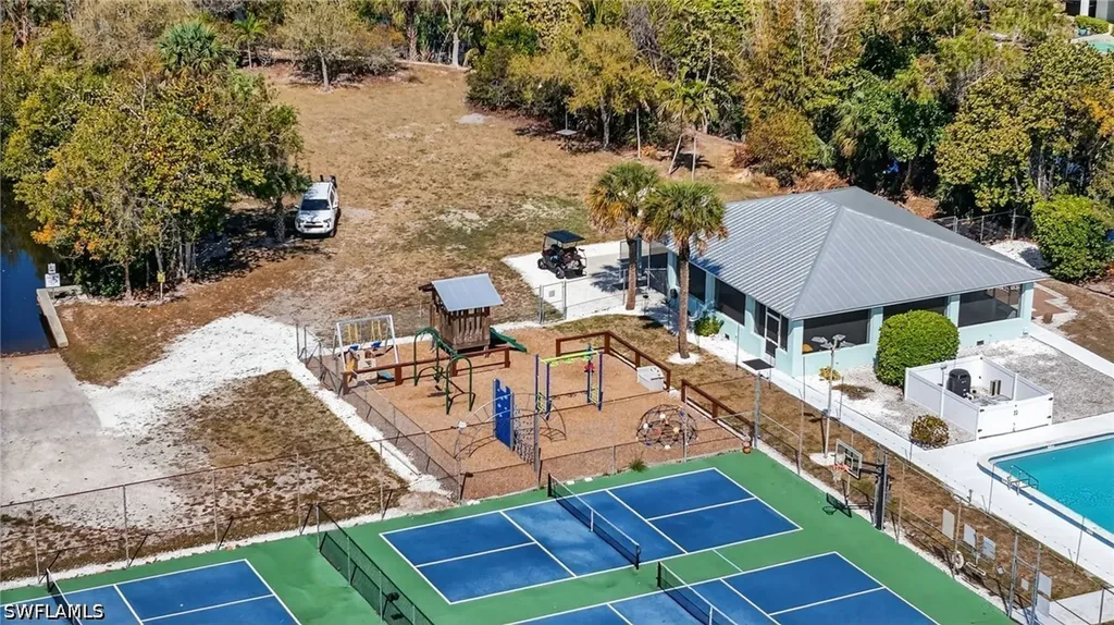 2424 Longboat Drive Naples FL 34104