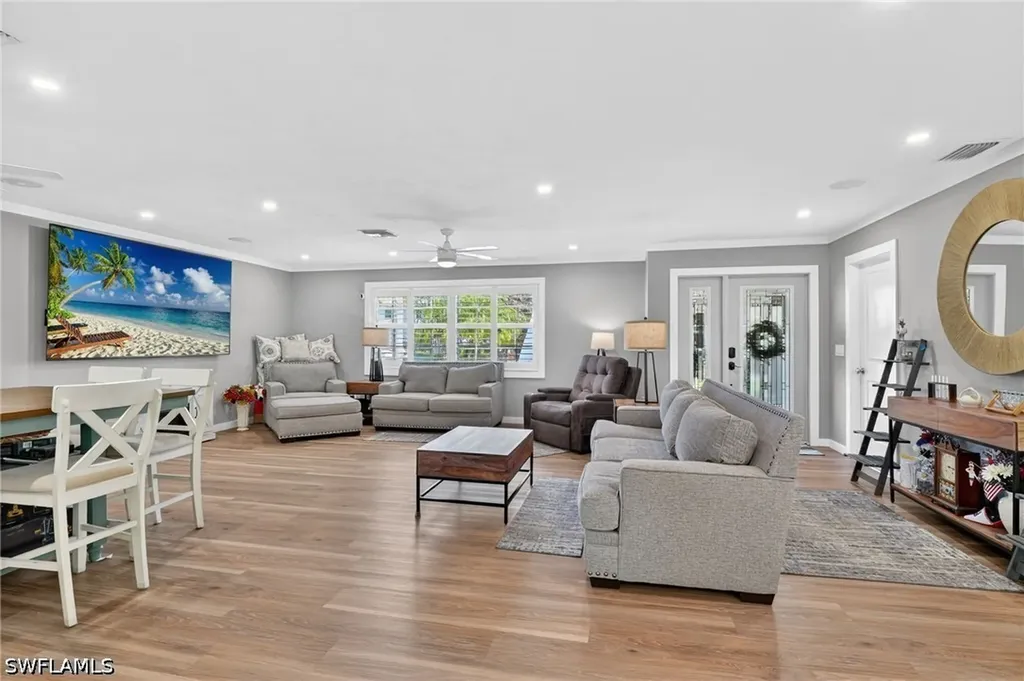 2424 Longboat Drive Naples FL 34104