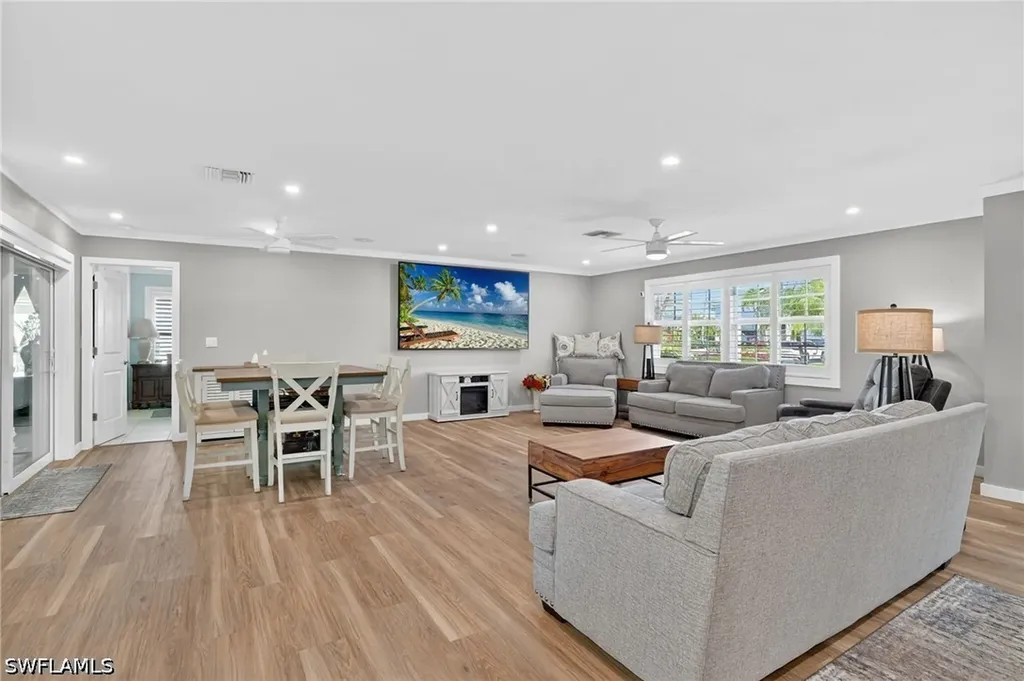 2424 Longboat Drive Naples FL 34104