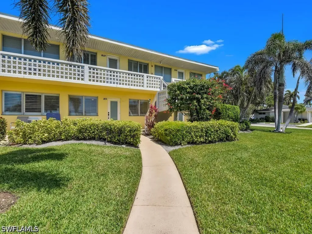 473 12th Avenue S Naples FL 34102