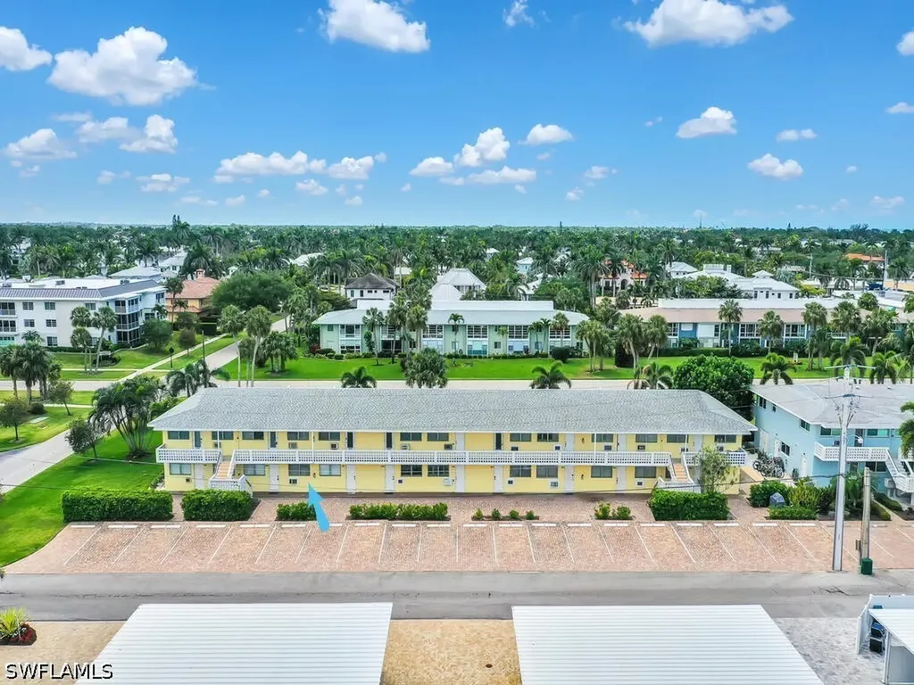 473 12th Avenue S Naples FL 34102