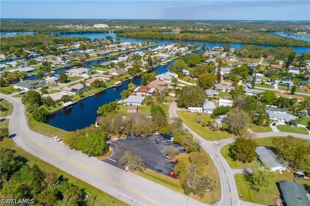 2826 West Road Fort Myers FL 33905