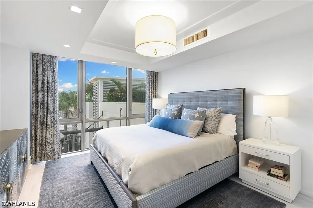 6897 Grenadier Boulevard Naples FL 34108