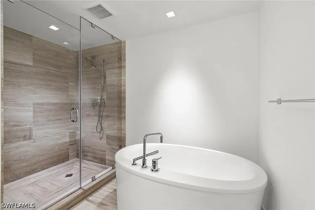 6897 Grenadier Boulevard Naples FL 34108