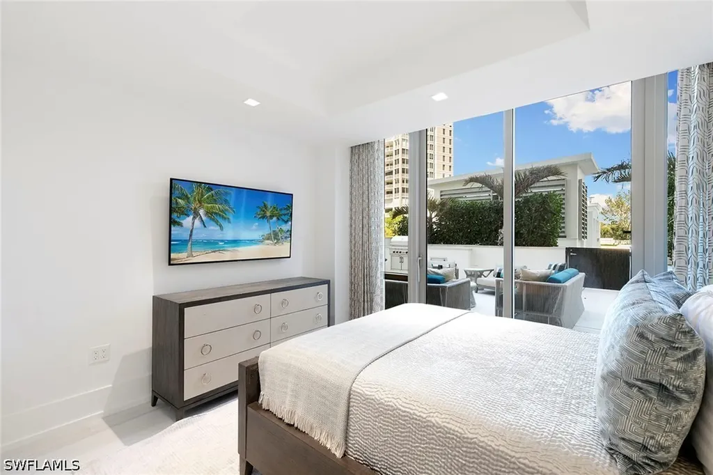 6897 Grenadier Boulevard Naples FL 34108
