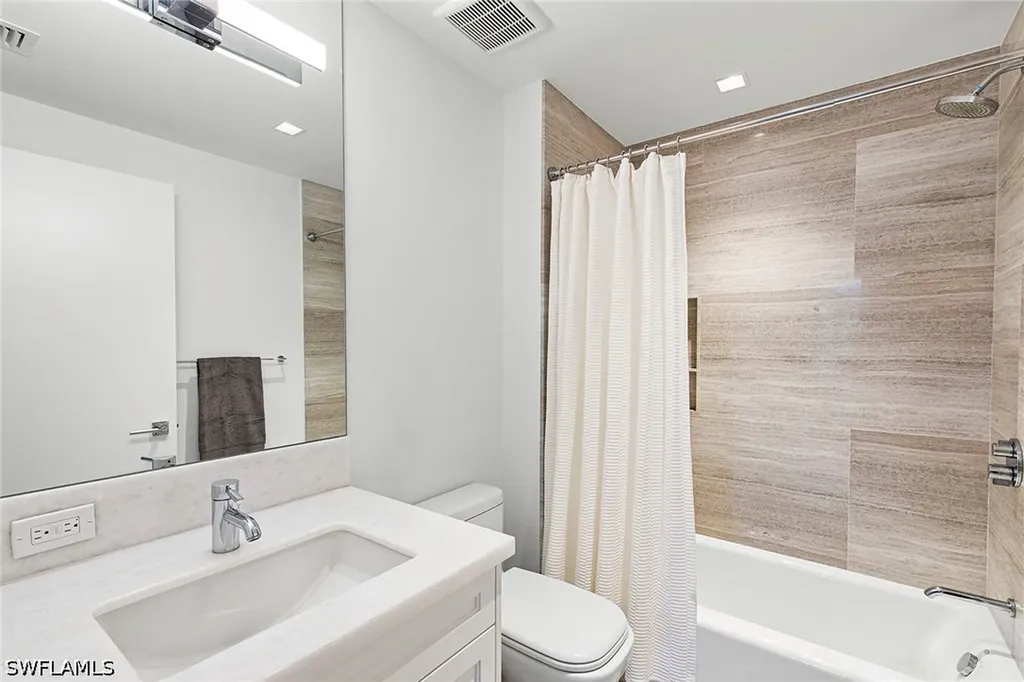 6897 Grenadier Boulevard Naples FL 34108