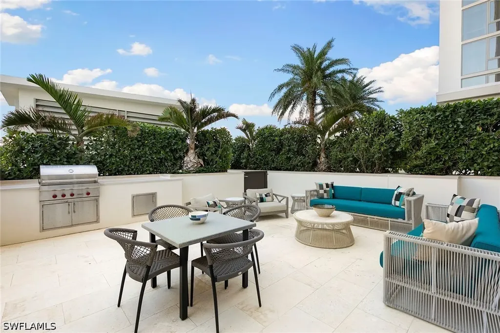 6897 Grenadier Boulevard Naples FL 34108
