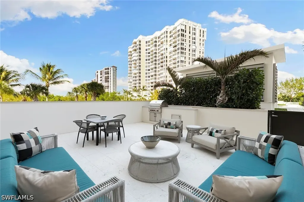 6897 Grenadier Boulevard Naples FL 34108
