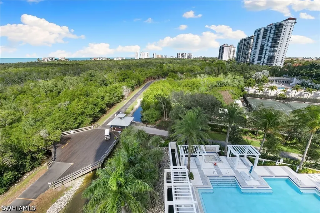 6897 Grenadier Boulevard Naples FL 34108