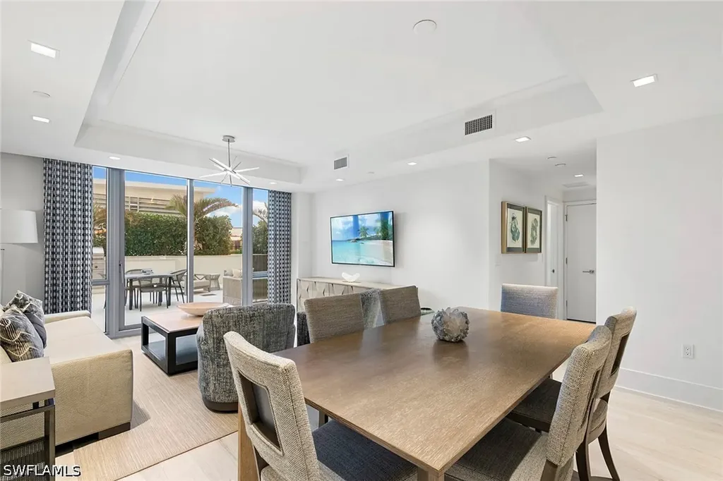 6897 Grenadier Boulevard Naples FL 34108