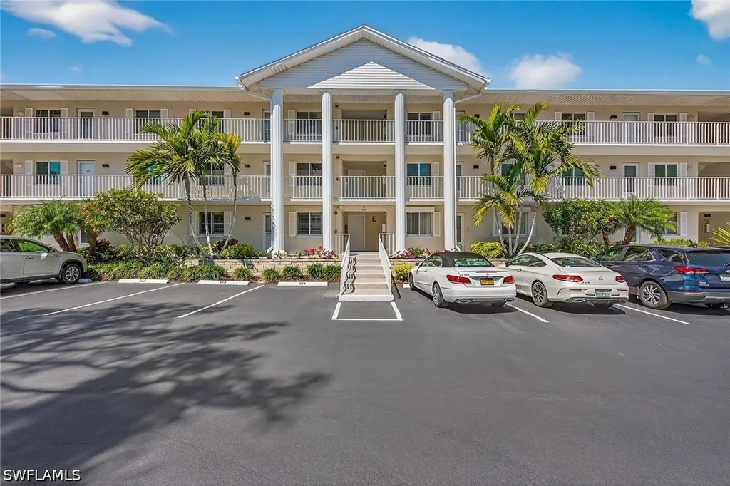 3021 Sandpiper Bay Circle Naples FL 34112