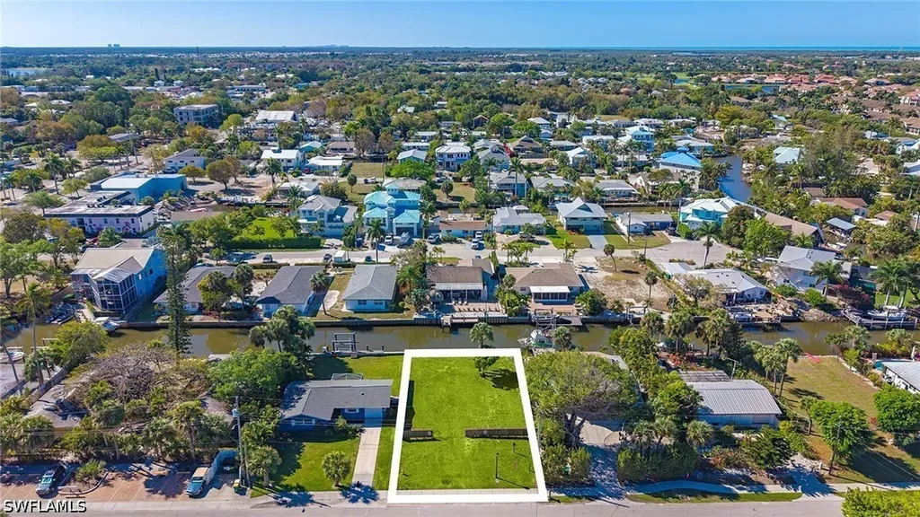 2754 Bayview Drive Naples FL 34112
