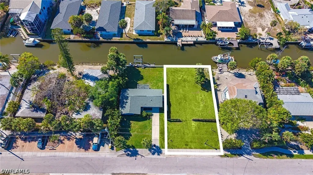 2754 Bayview Drive Naples FL 34112