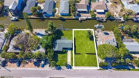 2754 Bayview Drive Naples FL 34112