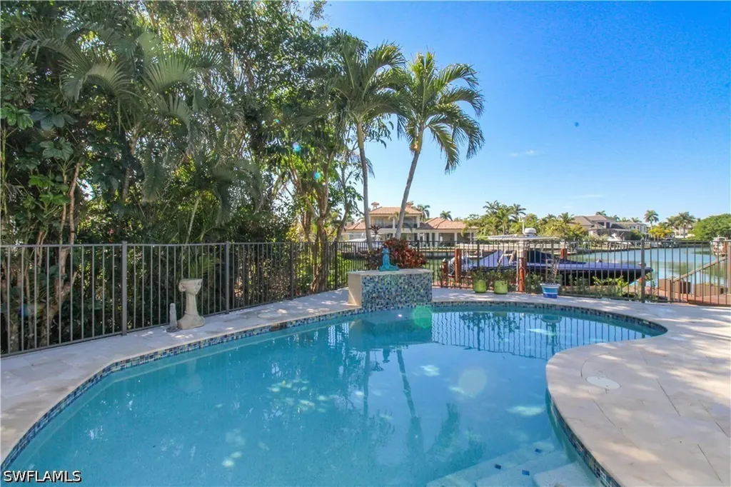2150 Marina Drive Naples FL 34102