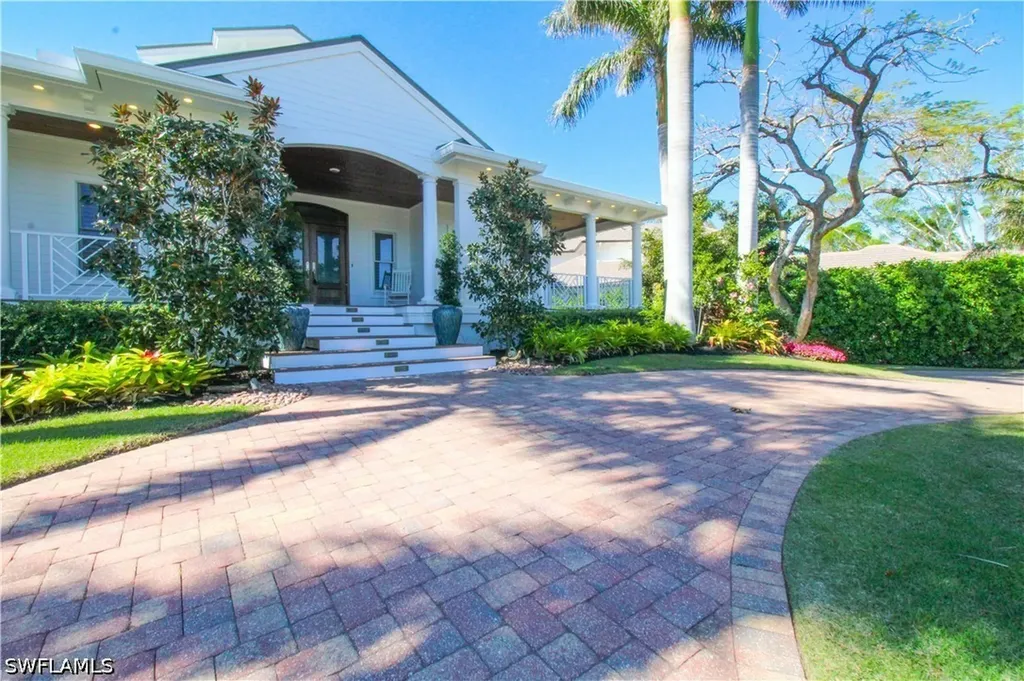 2150 Marina Drive Naples FL 34102