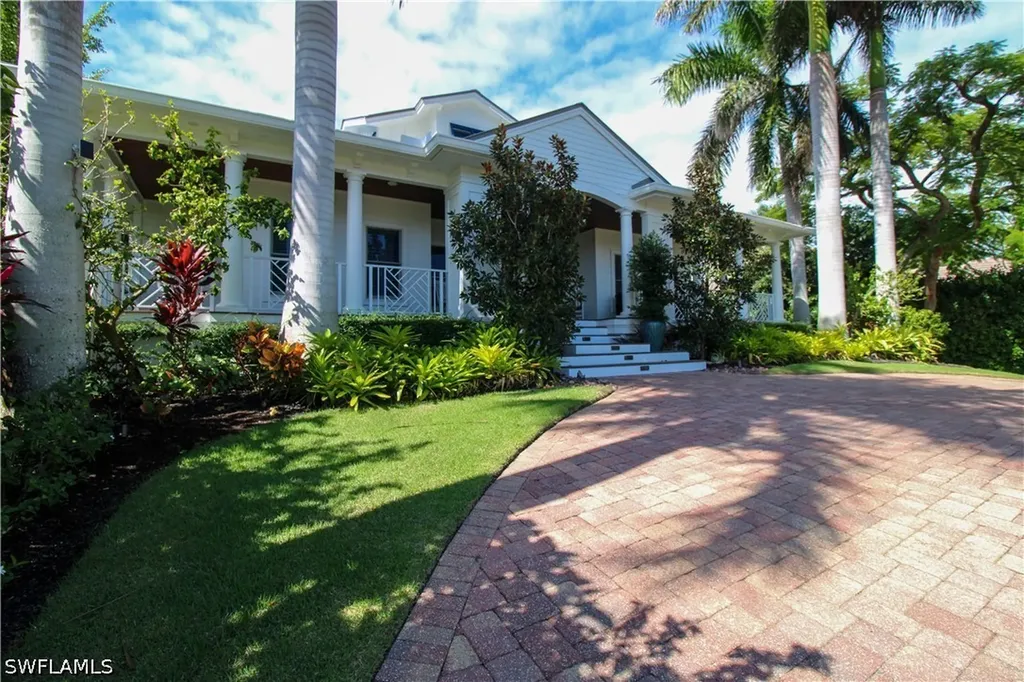 2150 Marina Drive Naples FL 34102