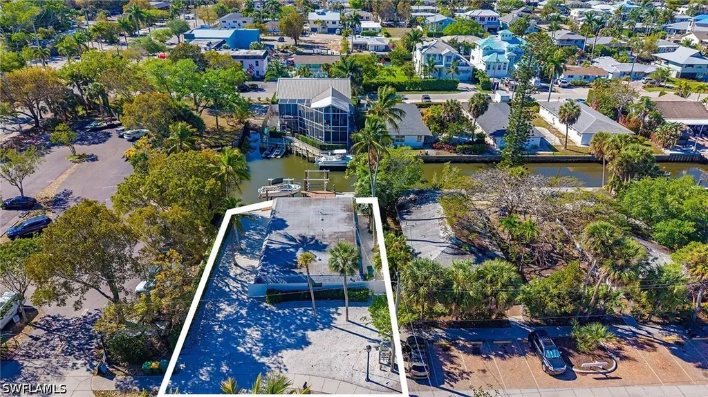 2836 Bayview Drive Naples FL 34112
