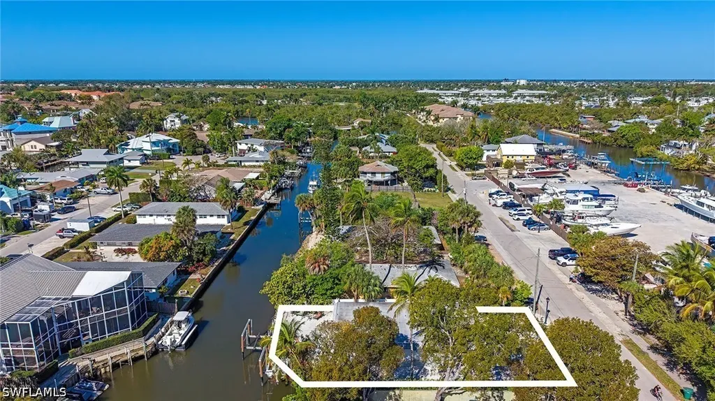 2836 Bayview Drive Naples FL 34112