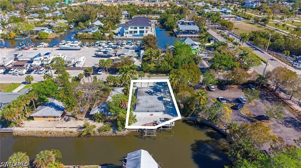 2836 Bayview Drive Naples FL 34112