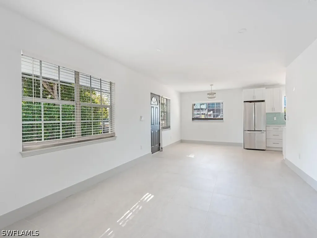 2836 Bayview Drive Naples FL 34112