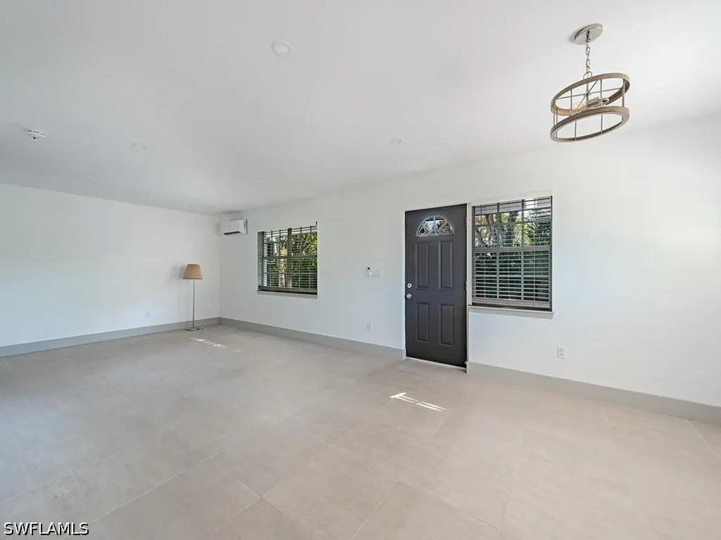 2836 Bayview Drive Naples FL 34112