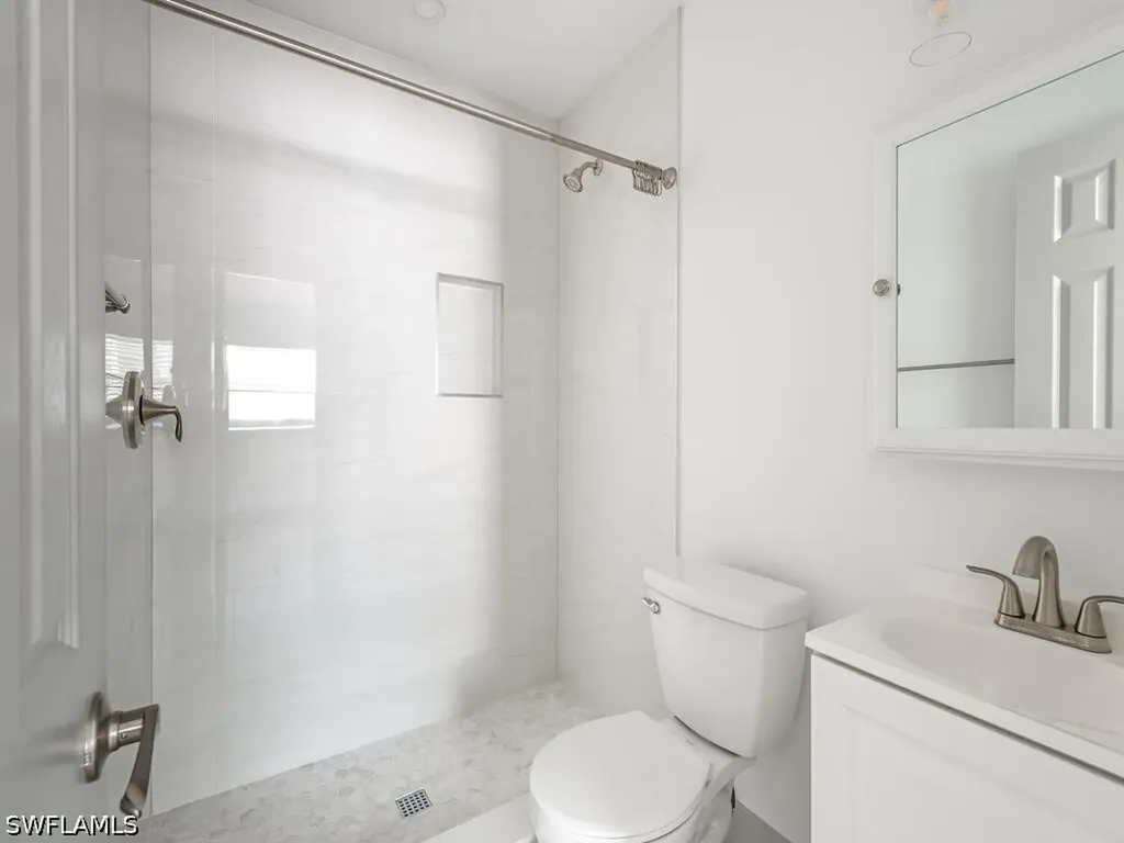 2836 Bayview Drive Naples FL 34112