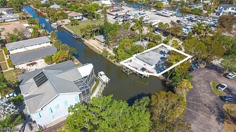2836 Bayview Drive Naples FL 34112