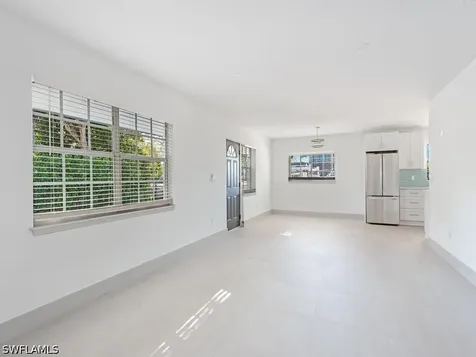 2836 Bayview Drive Naples FL 34112