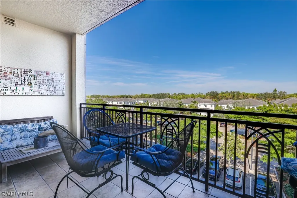 9115 Strada Place Naples FL 34108