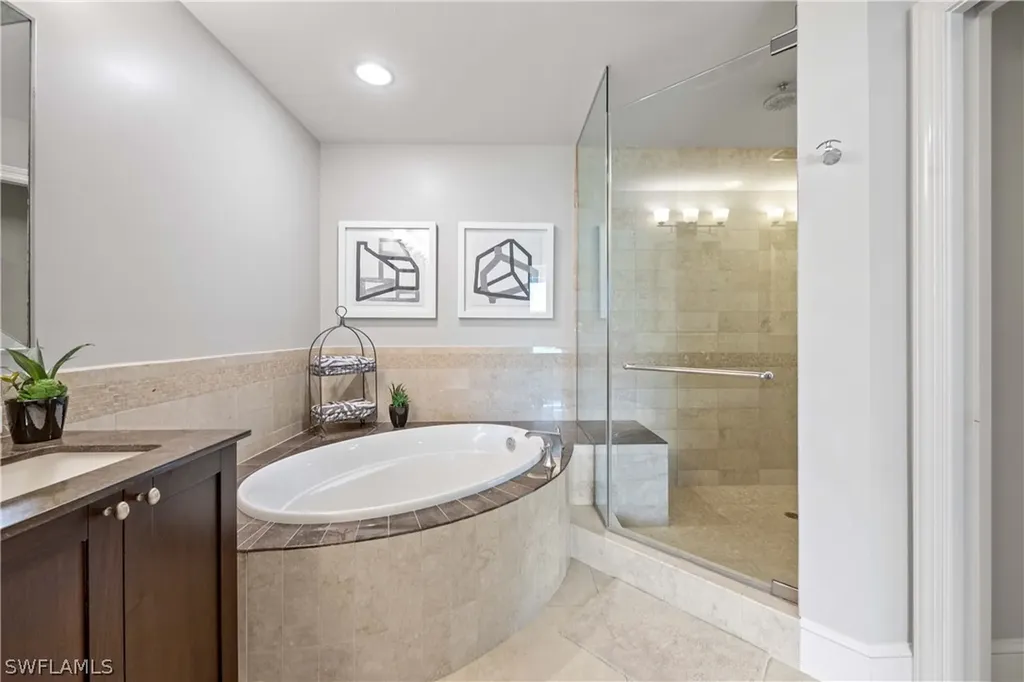 9123 Strada Place Naples FL 34108