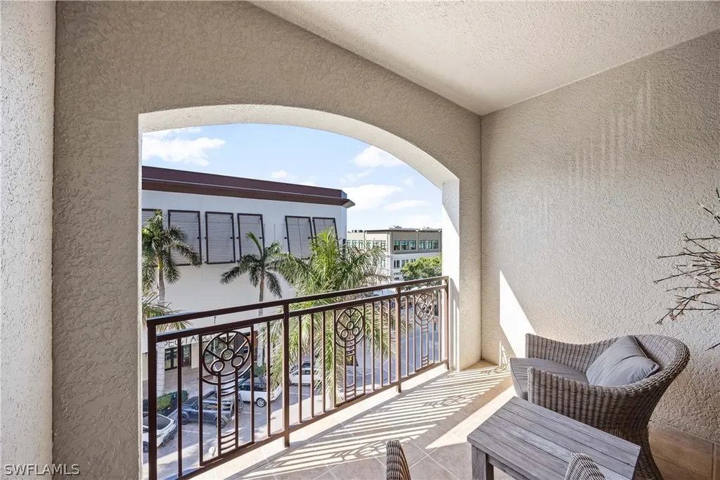9123 Strada Place Naples FL 34108