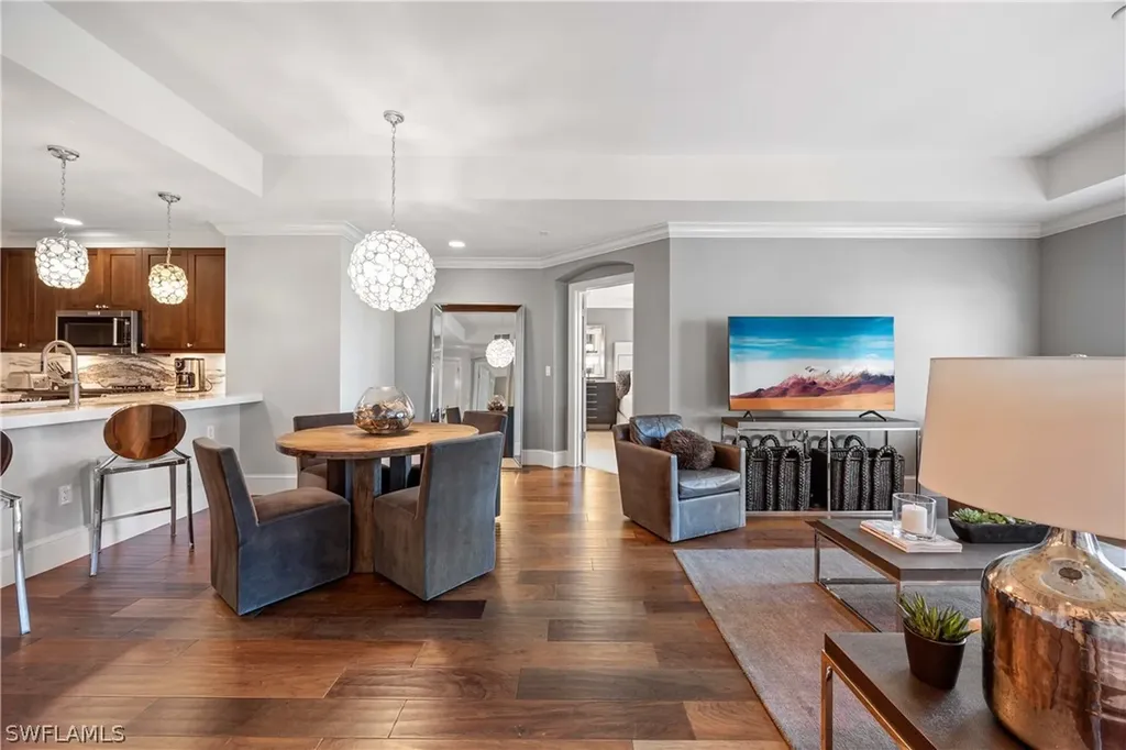9123 Strada Place Naples FL 34108