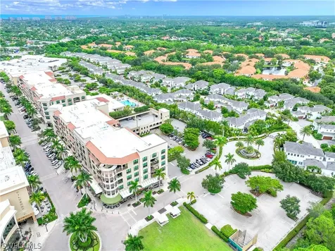 9123 Strada Place Naples FL 34108