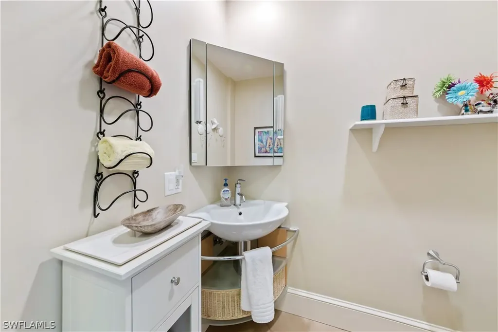 9123 Strada Place Naples FL 34108